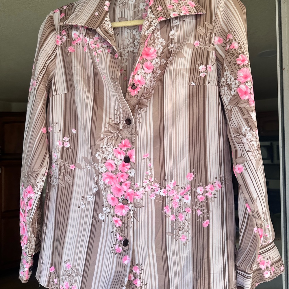 Vintage Floral Button-Down blouse in Pink and Brown